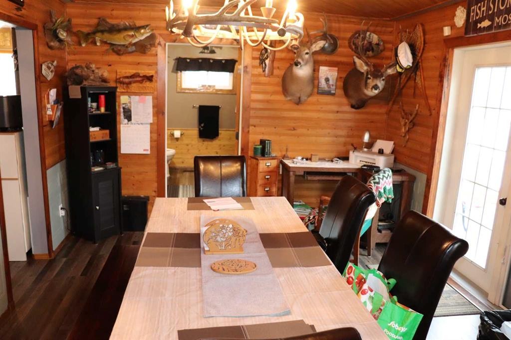 4810 9 Avenue, Edson, AB - Indoor Photo Showing Dining Room