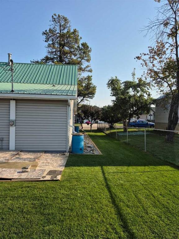 4810 9 Avenue, Edson, AB - Outdoor