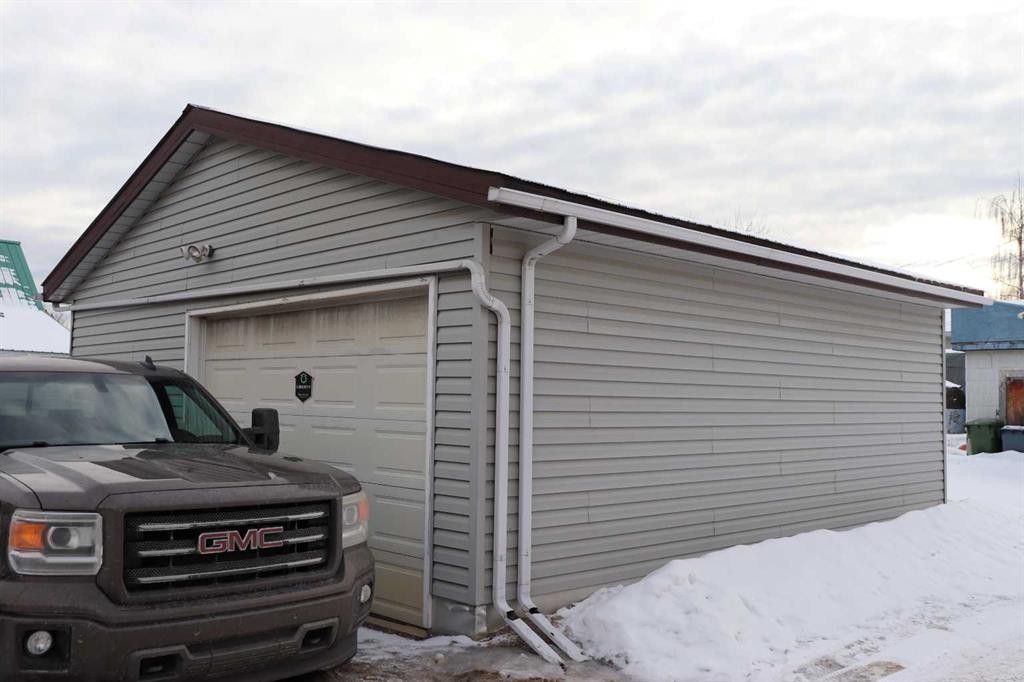 4810 9 Avenue, Edson, AB - Outdoor