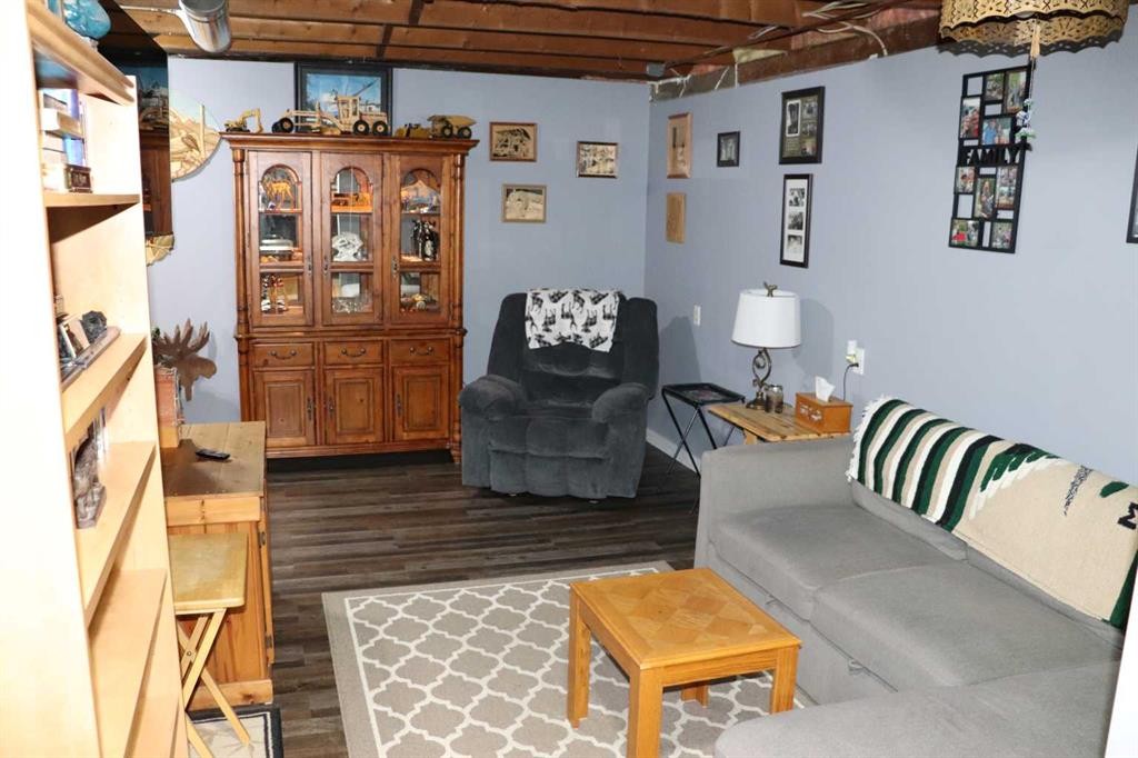 4810 9 Avenue, Edson, AB - Indoor