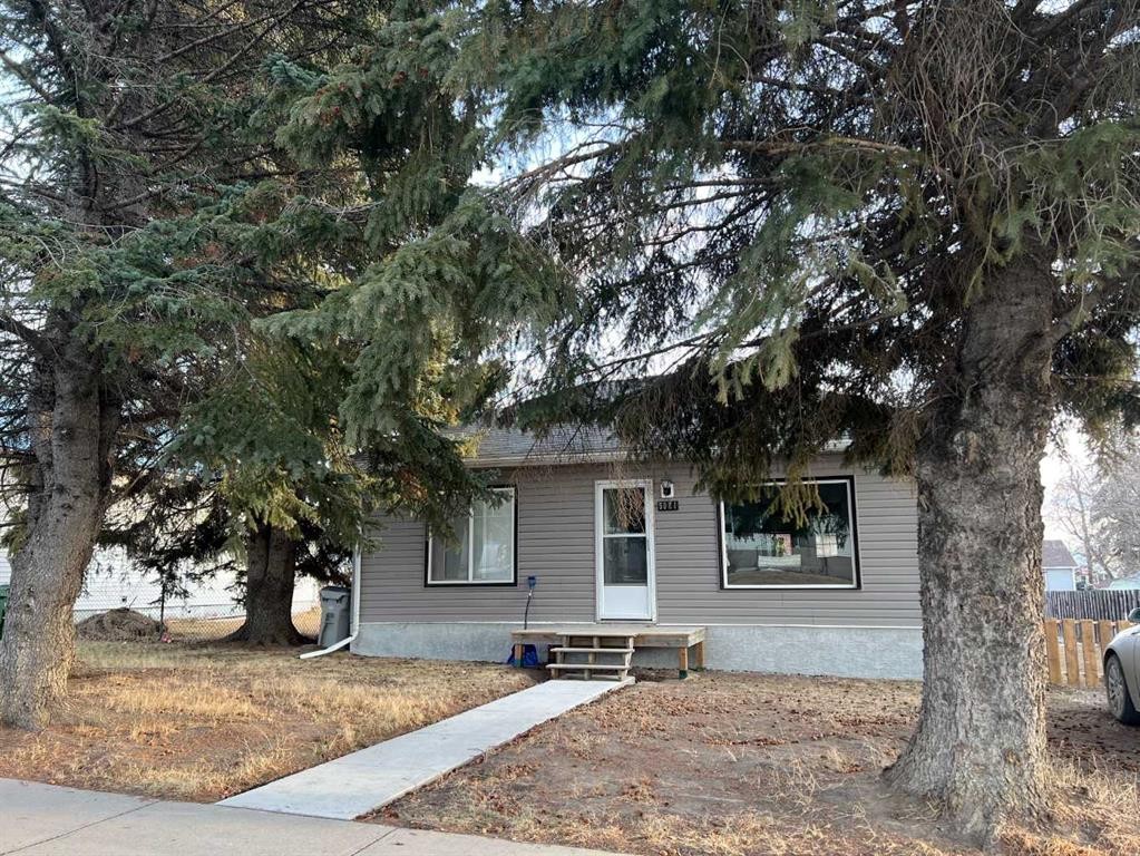 5021 10 Avenue, Edson, AB - Outdoor