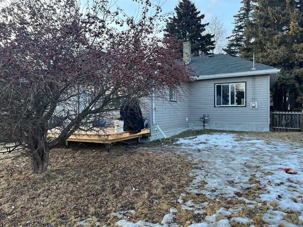 5021 10 Avenue, Edson, AB - Outdoor