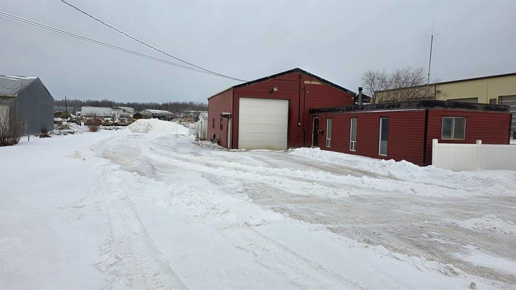 114 First Street, Fox Creek, AB