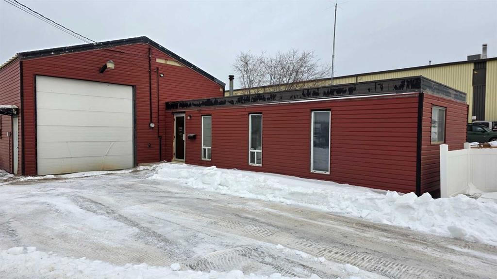 114 First Street, Fox Creek, AB