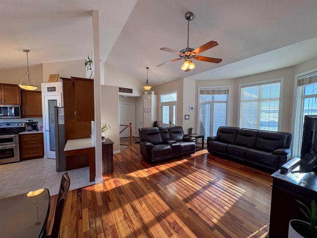 4122 48 Avenue, Mayerthorpe, AB - Indoor