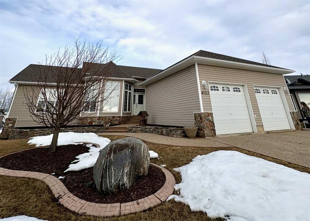 4122 48 Avenue, Mayerthorpe, AB - Outdoor