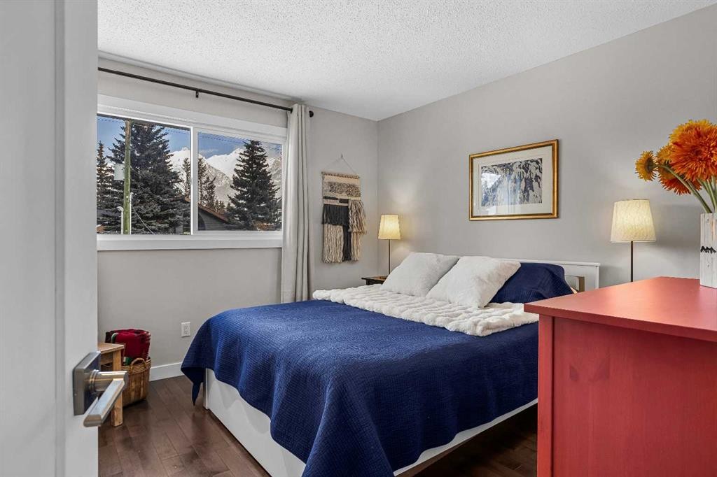 4-630 3Rd Street, Canmore, AB - Indoor Photo Showing Bedroom