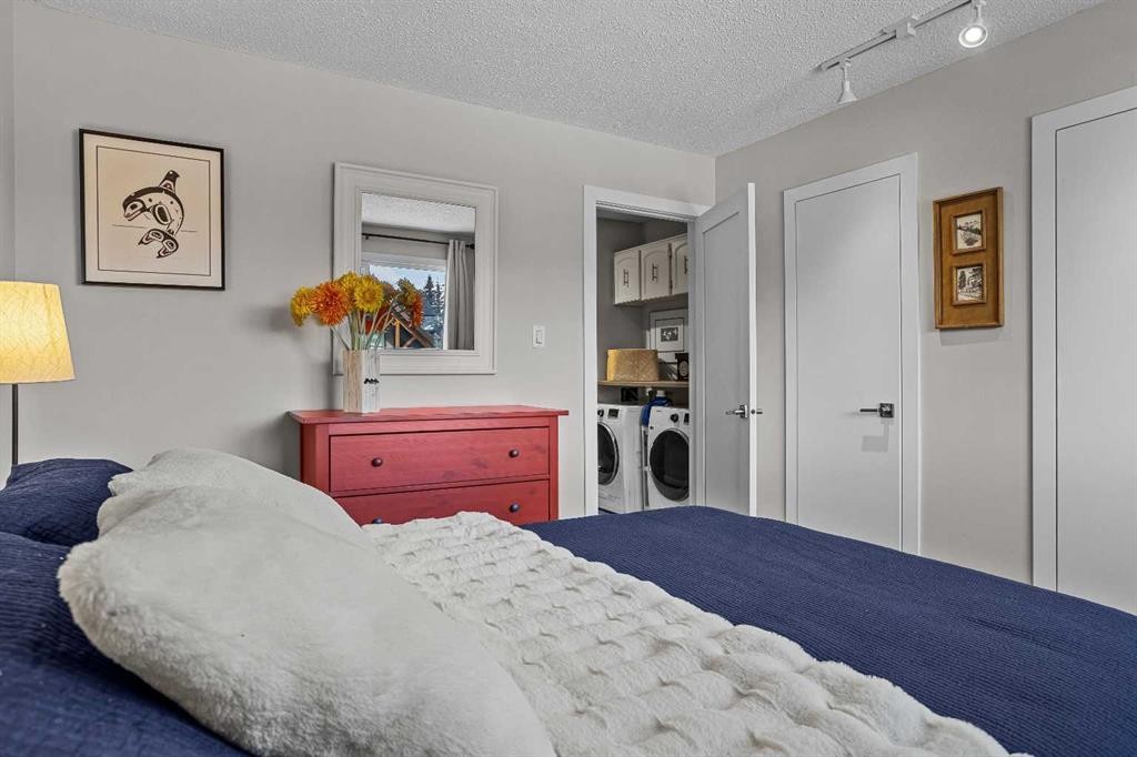 4-630 3Rd Street, Canmore, AB - Indoor Photo Showing Bedroom