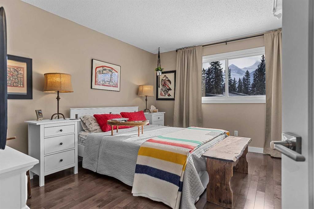 4-630 3Rd Street, Canmore, AB - Indoor Photo Showing Bedroom