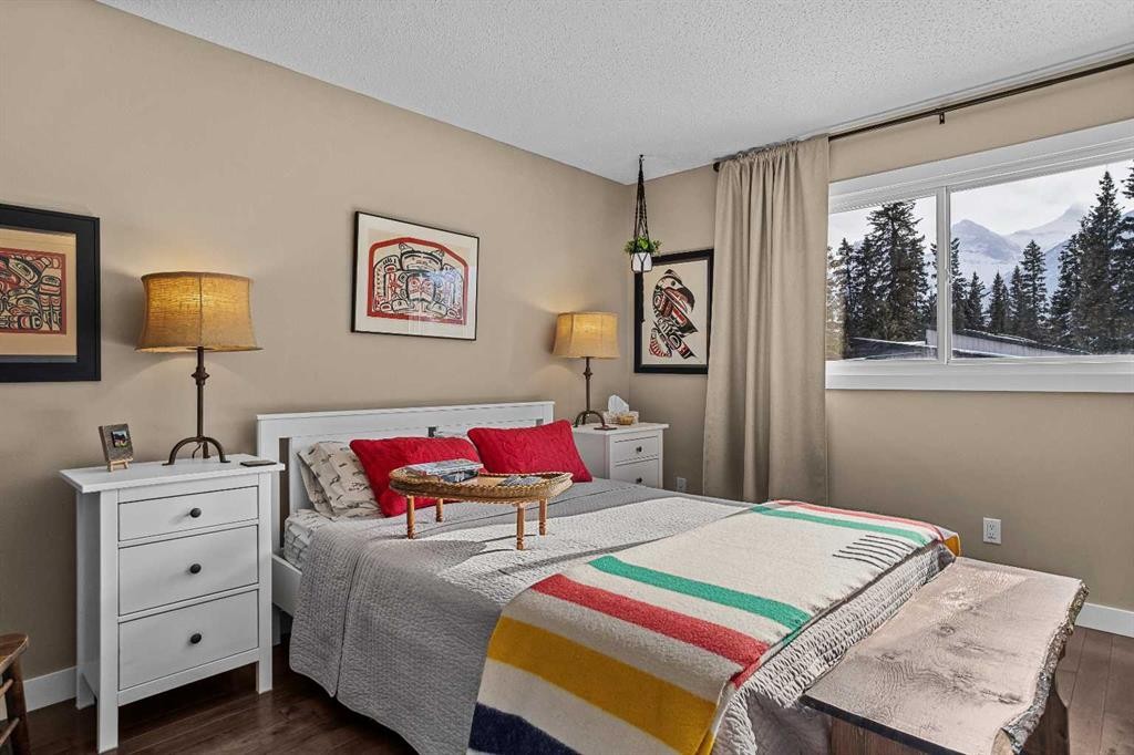 4-630 3Rd Street, Canmore, AB - Indoor Photo Showing Bedroom