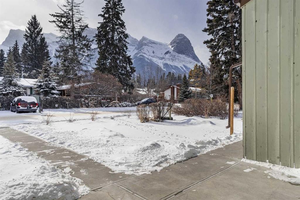 4-630 3Rd Street, Canmore, AB - Outdoor