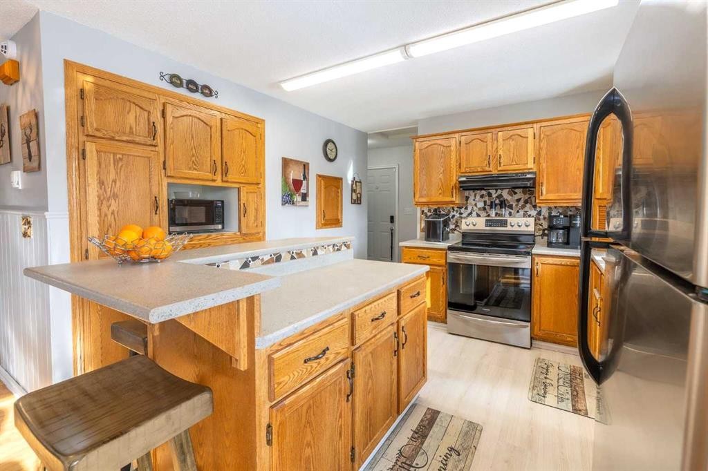 1401 54 Street, Edson, AB - Indoor Photo Showing Kitchen