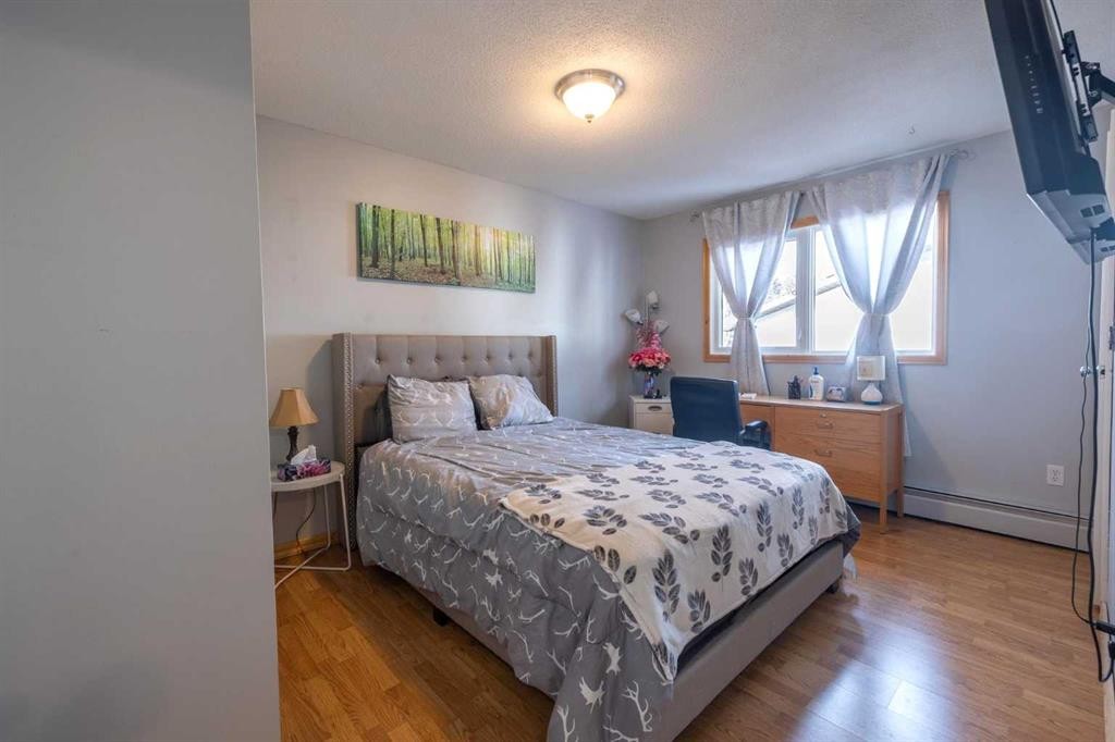 1401 54 Street, Edson, AB - Indoor Photo Showing Bedroom