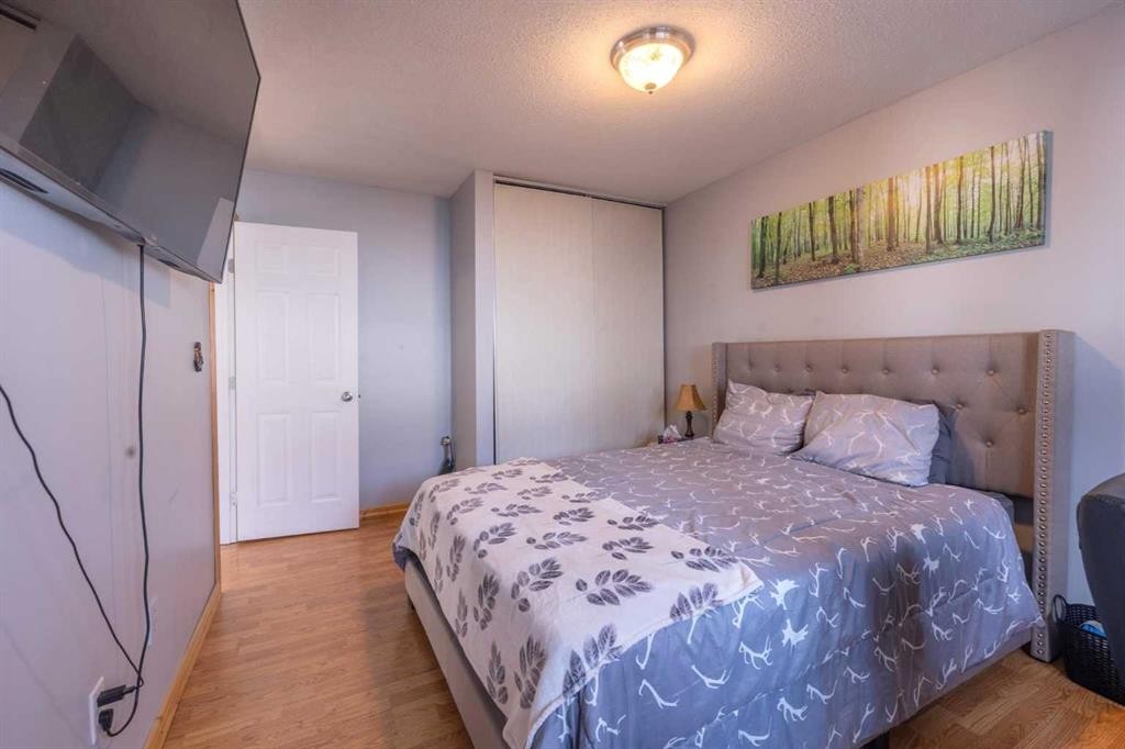 1401 54 Street, Edson, AB - Indoor Photo Showing Bedroom