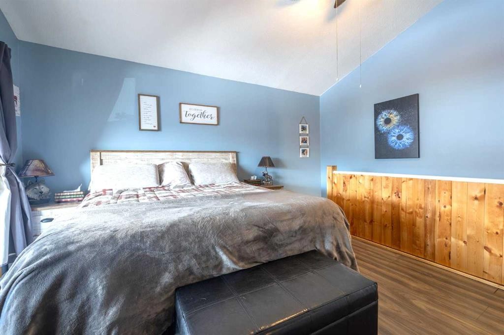 1401 54 Street, Edson, AB - Indoor Photo Showing Bedroom