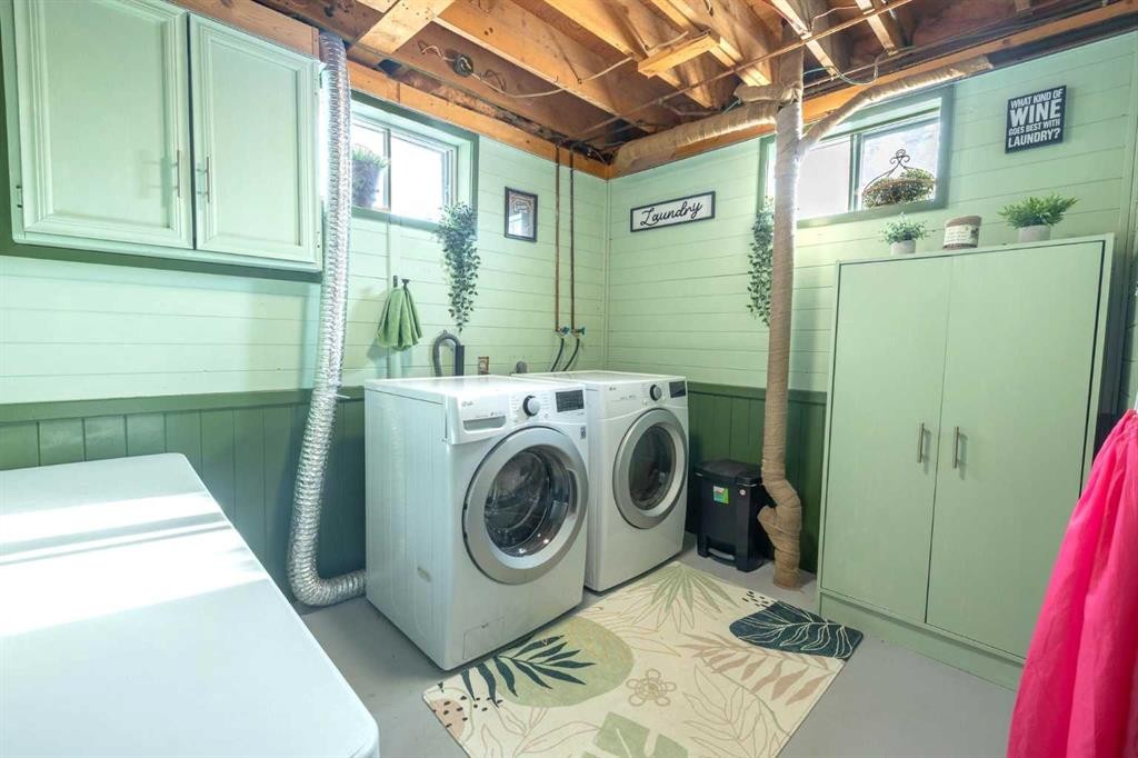 1401 54 Street, Edson, AB - Indoor Photo Showing Laundry Room