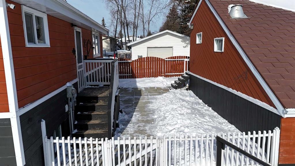 1401 54 Street, Edson, AB - Outdoor With Exterior