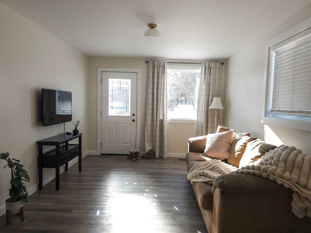 6616 5 Avenue, Edson, AB - Indoor Photo Showing Other Room