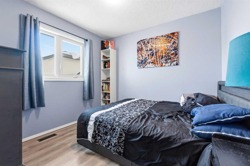 3849 55 Avenue, Whitecourt, AB - Indoor Photo Showing Bedroom