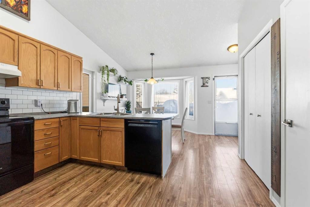 3849 55 Avenue, Whitecourt, AB - Indoor Photo Showing Kitchen With Double Sink