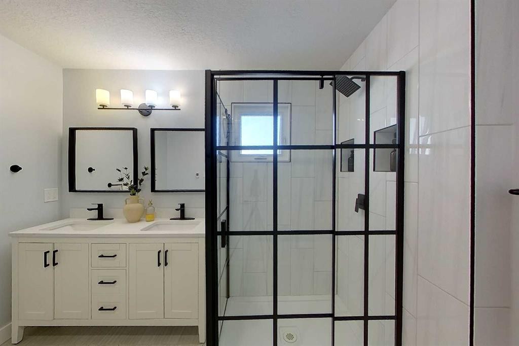 337 3 Avenue Nw, Slave Lake, AB - Indoor Photo Showing Other Room