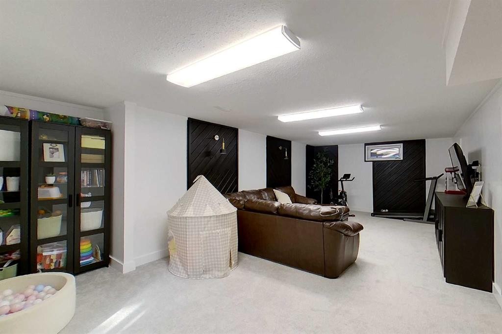 337 3 Avenue Nw, Slave Lake, AB - Indoor Photo Showing Other Room