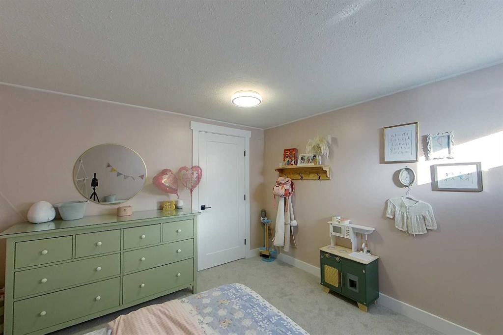337 3 Avenue Nw, Slave Lake, AB - Indoor Photo Showing Bedroom