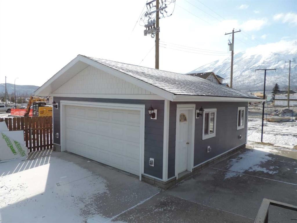 701 Geikie Street, Jasper, AB - Outdoor