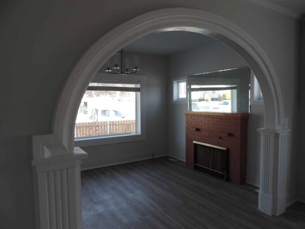 701 Geikie Street, Jasper, AB - Indoor Photo Showing Other Room