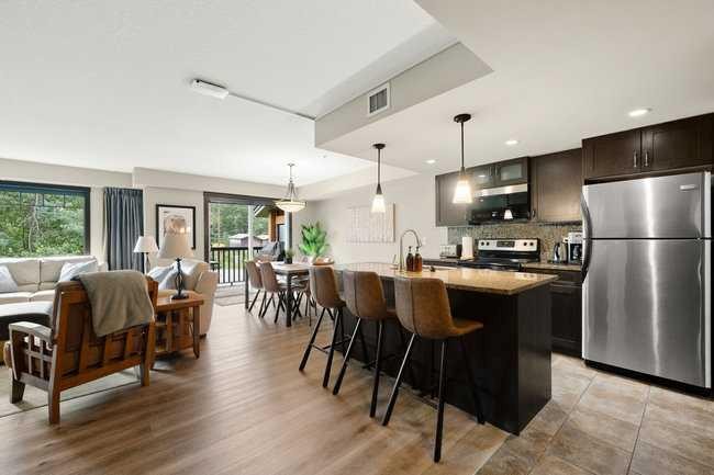 2206-250 2 Avenue, Dead Man'S Flats, AB - Indoor Photo Showing Other Room