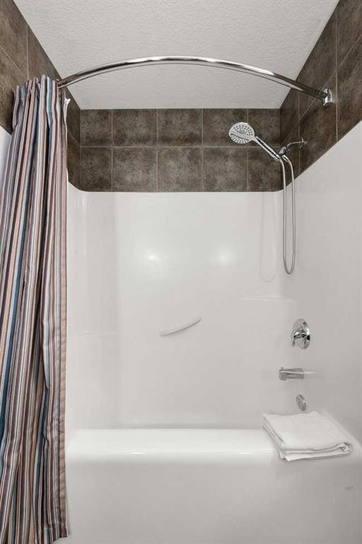 2206-250 2 Avenue, Dead Man'S Flats, AB - Indoor Photo Showing Bathroom