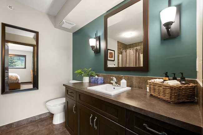 2206-250 2 Avenue, Dead Man'S Flats, AB - Indoor Photo Showing Bathroom