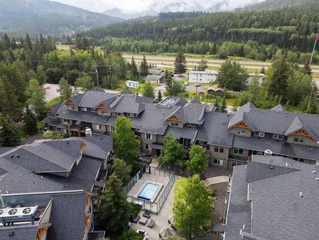 2206-250 2 Avenue, Dead Man'S Flats, AB - Outdoor With View