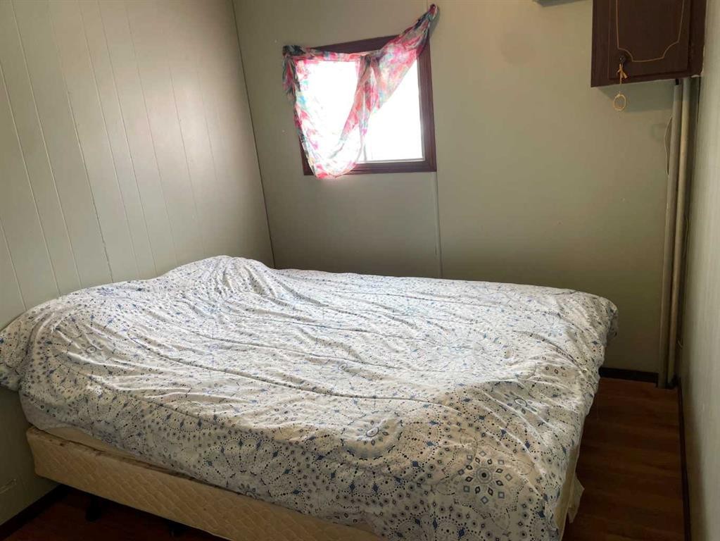 4611 45 Street, Mayerthorpe, AB - Indoor Photo Showing Bedroom
