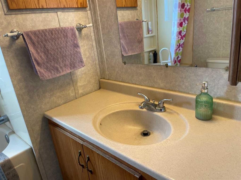 4611 45 Street, Mayerthorpe, AB - Indoor Photo Showing Bathroom
