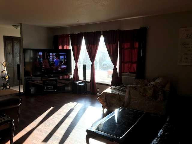 712 3 Avenue, Fox Creek, AB - Indoor