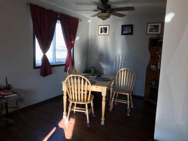 712 3 Avenue, Fox Creek, AB - Indoor