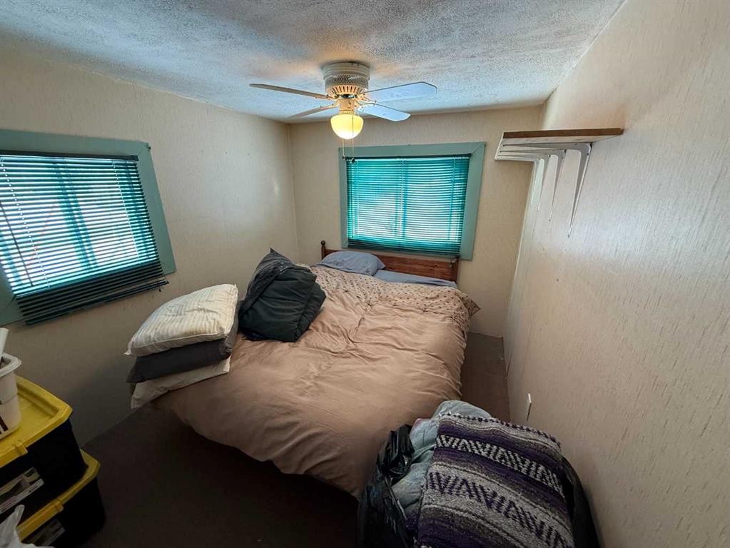 4933 Centre Street, Brule, AB - Indoor Photo Showing Bedroom