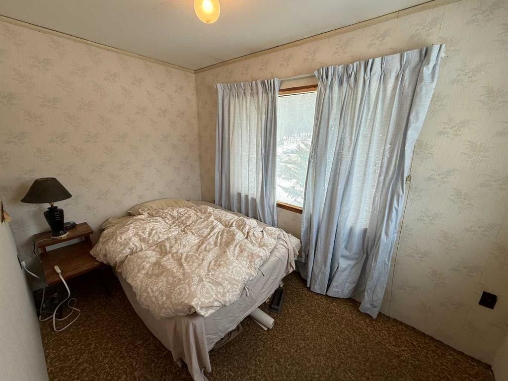 4933 Centre Street, Brule, AB - Indoor Photo Showing Bedroom