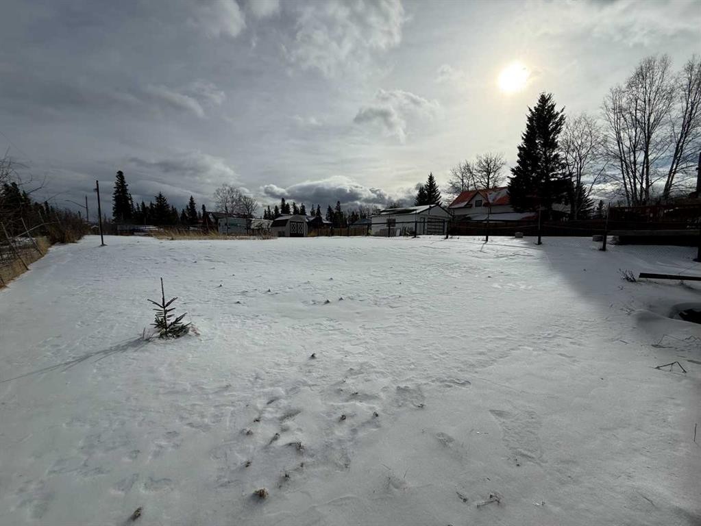 4933 Centre Street, Brule, AB - Outdoor