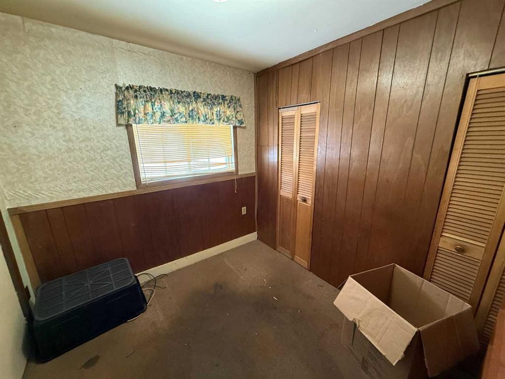 4933 Centre Street, Brule, AB - Indoor Photo Showing Other Room