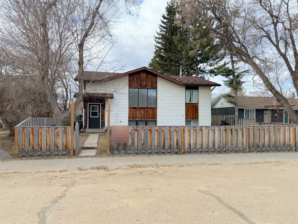 4909 42 Street, Athabasca, AB - Outdoor