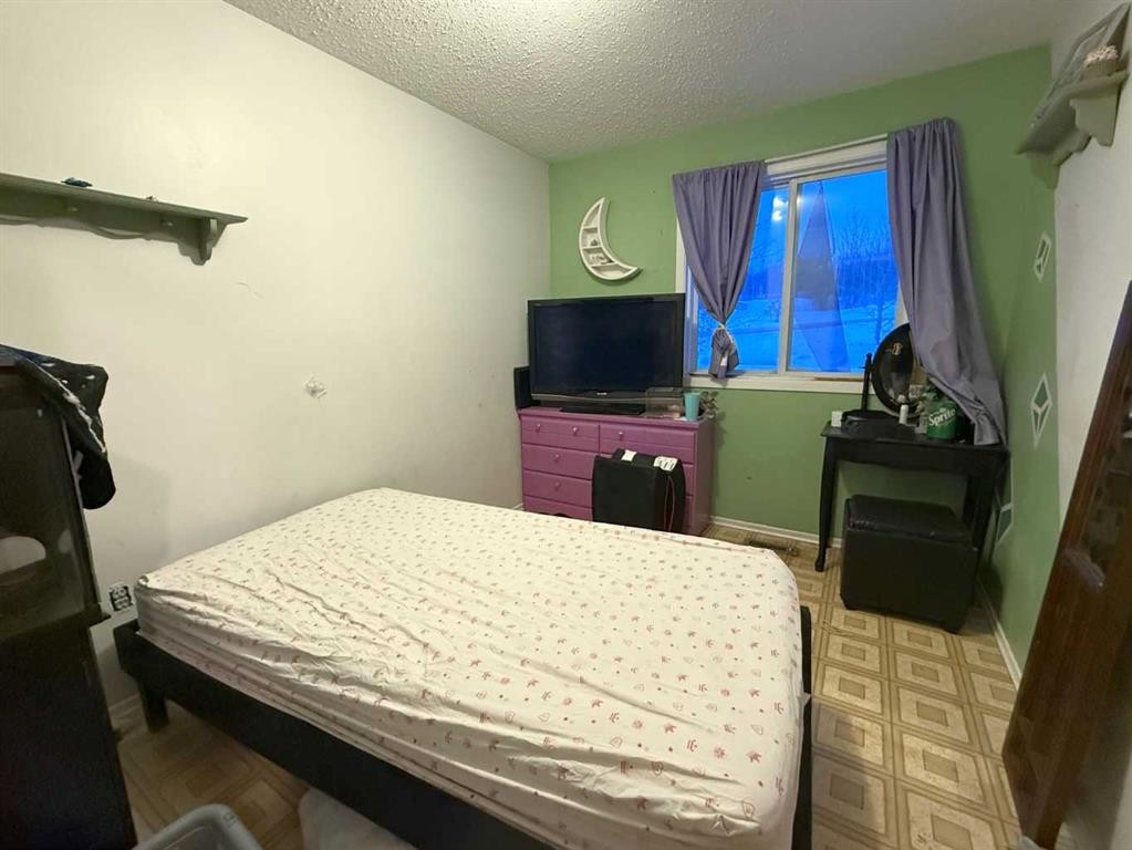 4909 42 Street, Athabasca, AB - Indoor Photo Showing Bedroom