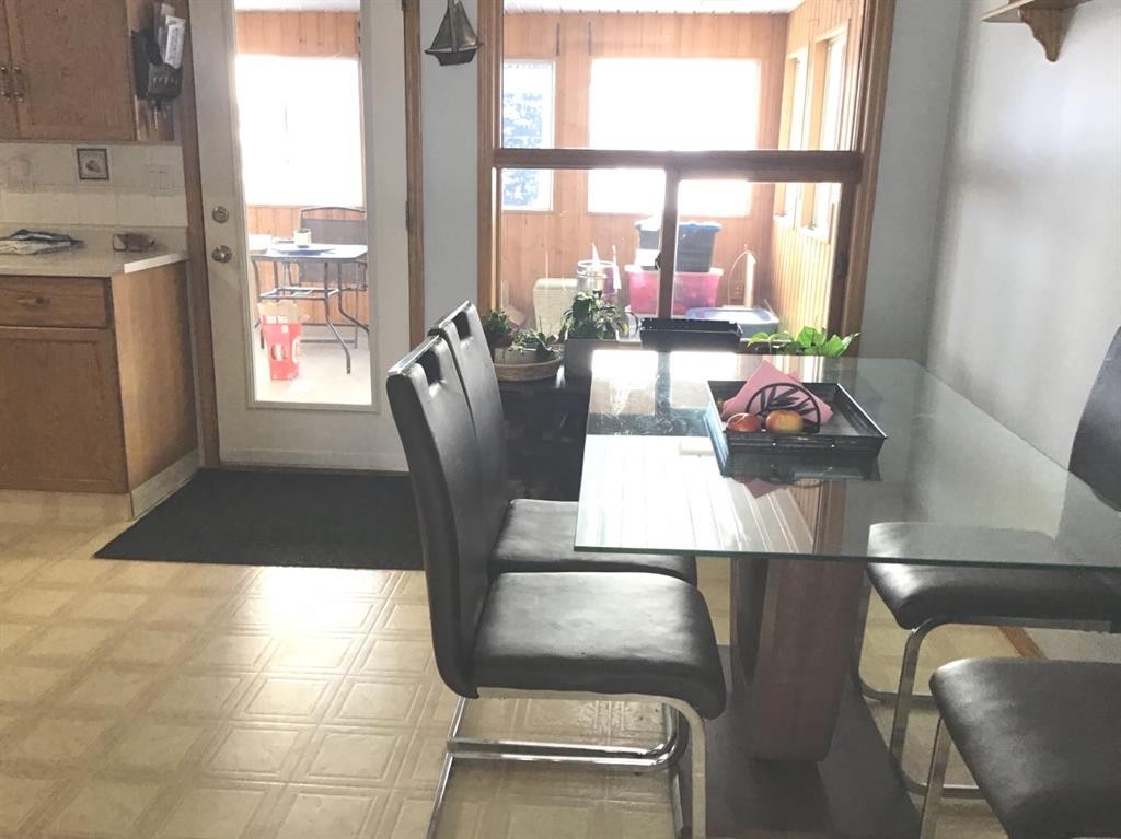 29 Lyons Crescent, Whitecourt, AB - Indoor Photo Showing Dining Room