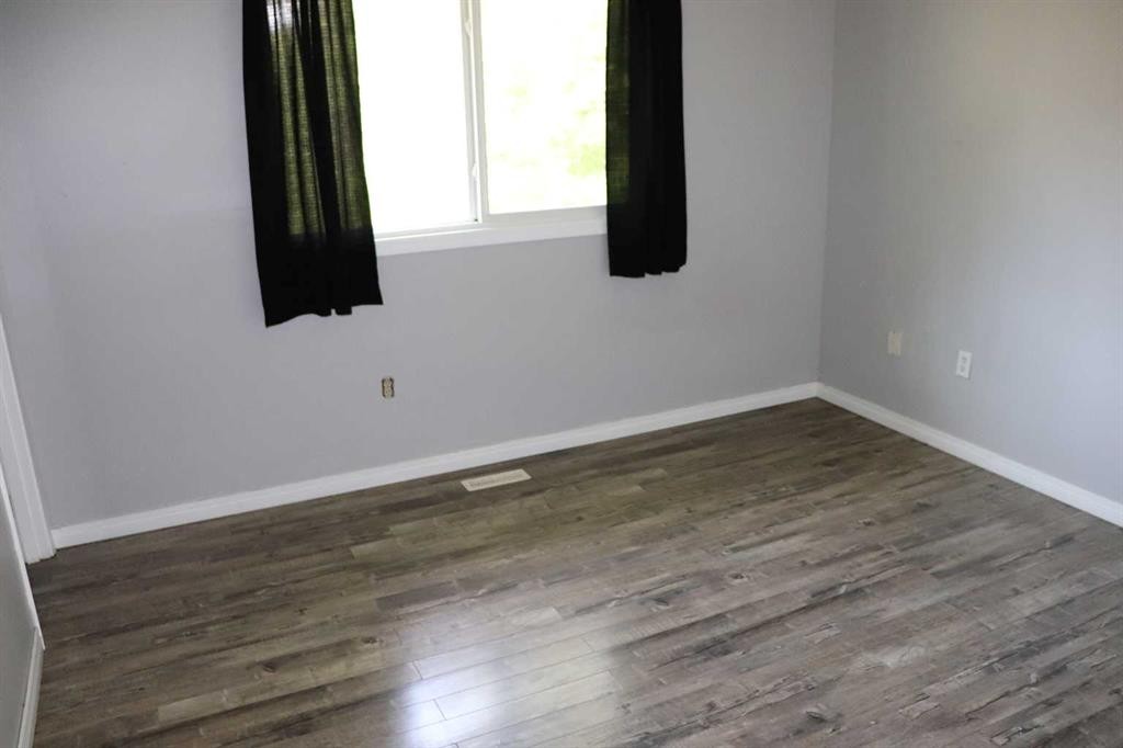 5518 13 Avenue, Edson, AB - Indoor Photo Showing Other Room