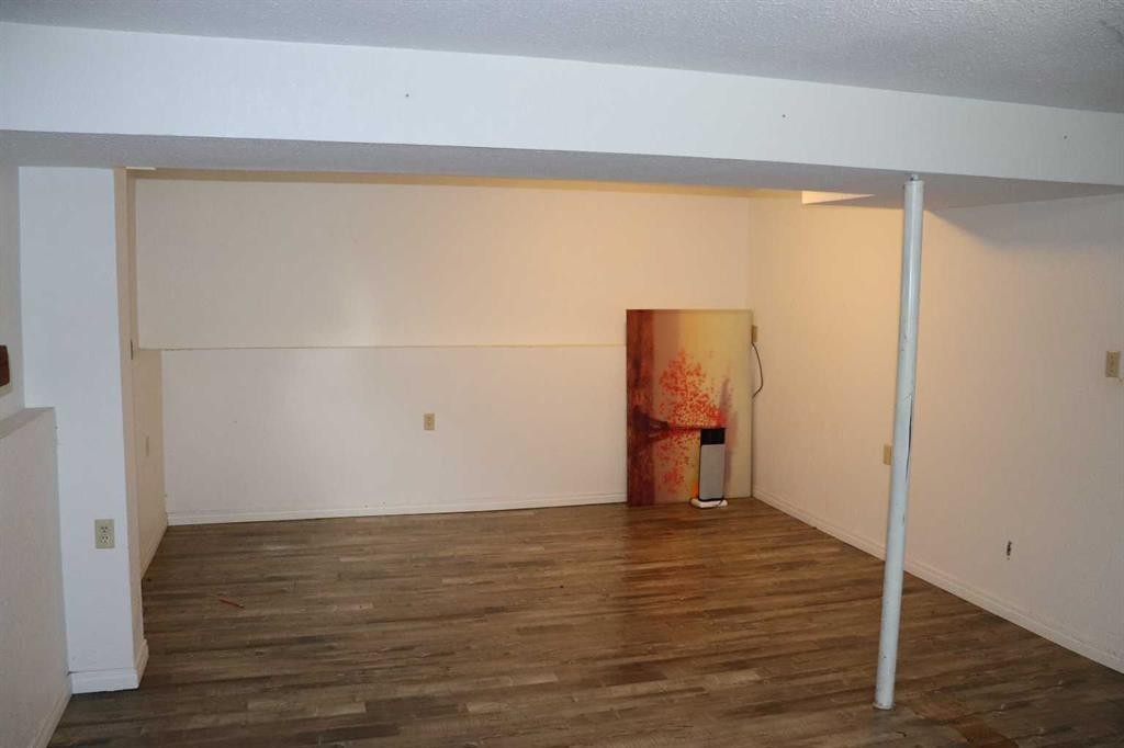 5518 13 Avenue, Edson, AB - Indoor Photo Showing Other Room