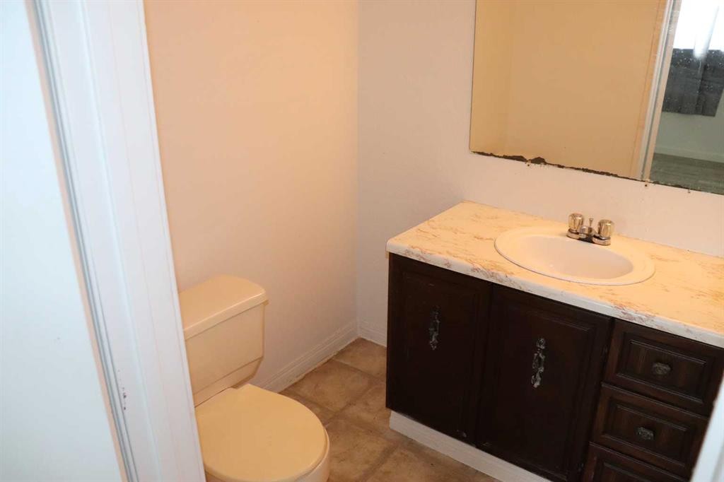 5518 13 Avenue, Edson, AB - Indoor Photo Showing Bathroom