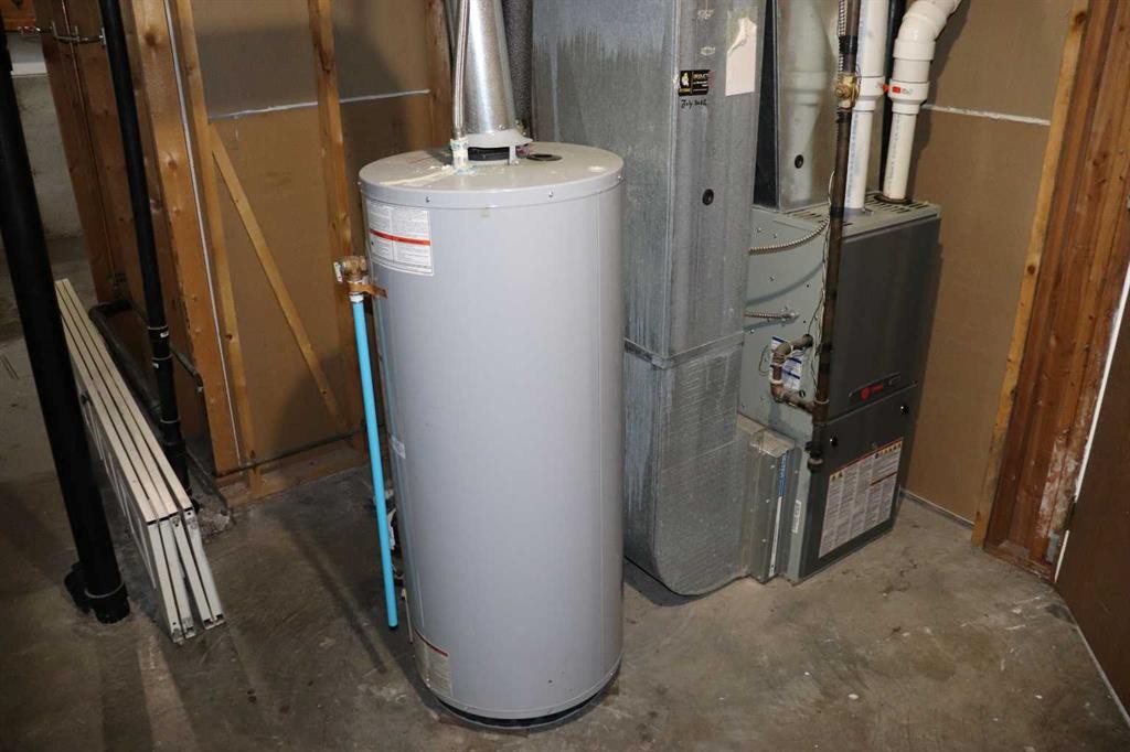 5518 13 Avenue, Edson, AB - Indoor Photo Showing Basement