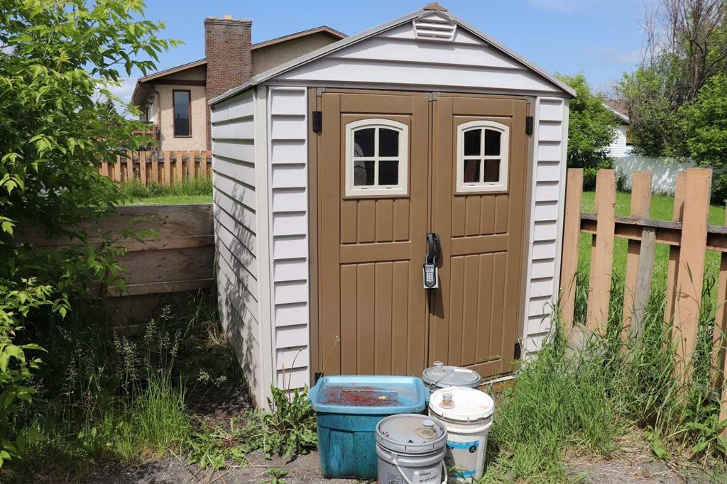 5518 13 Avenue, Edson, AB - Outdoor