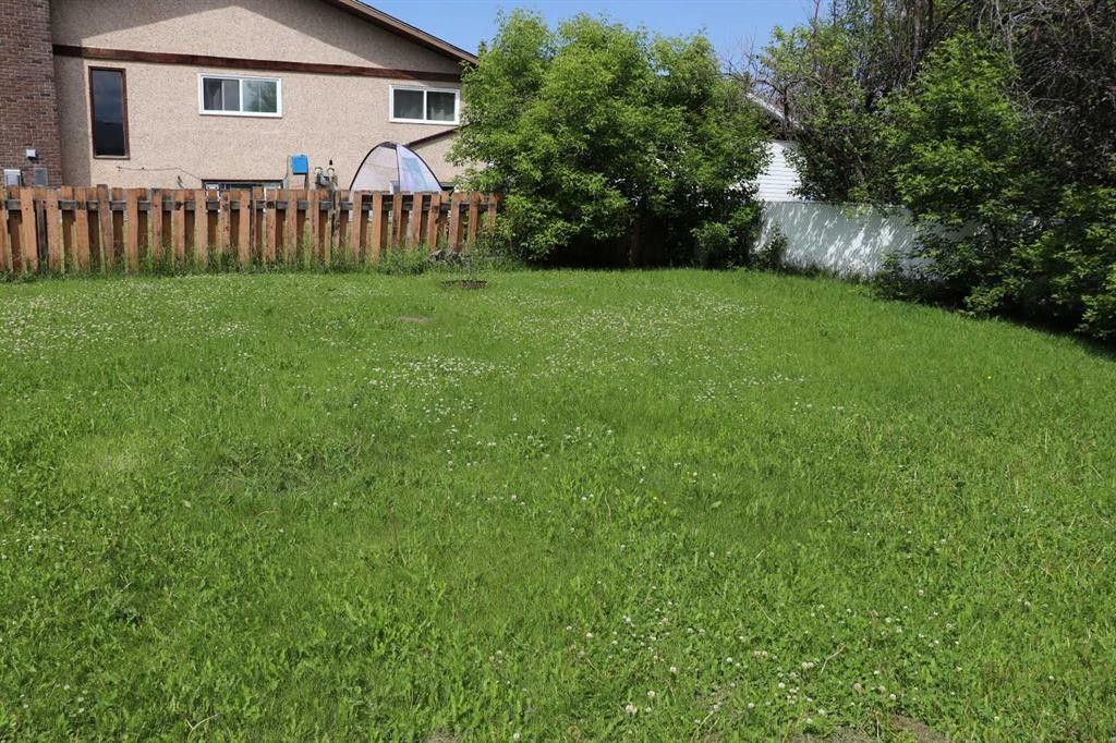 5518 13 Avenue, Edson, AB - Outdoor